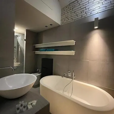 Portici Design - Historical Center Daire Bolonya
