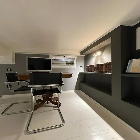 Apartment Portici Design - Historical Center *