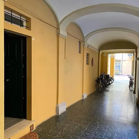 Portici Design - Historical Center Apartment